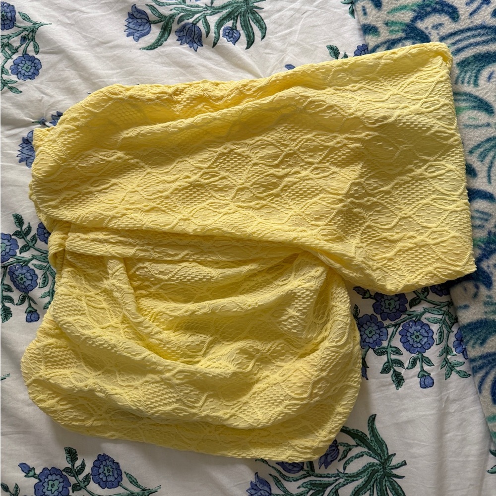 Yellow strapless top